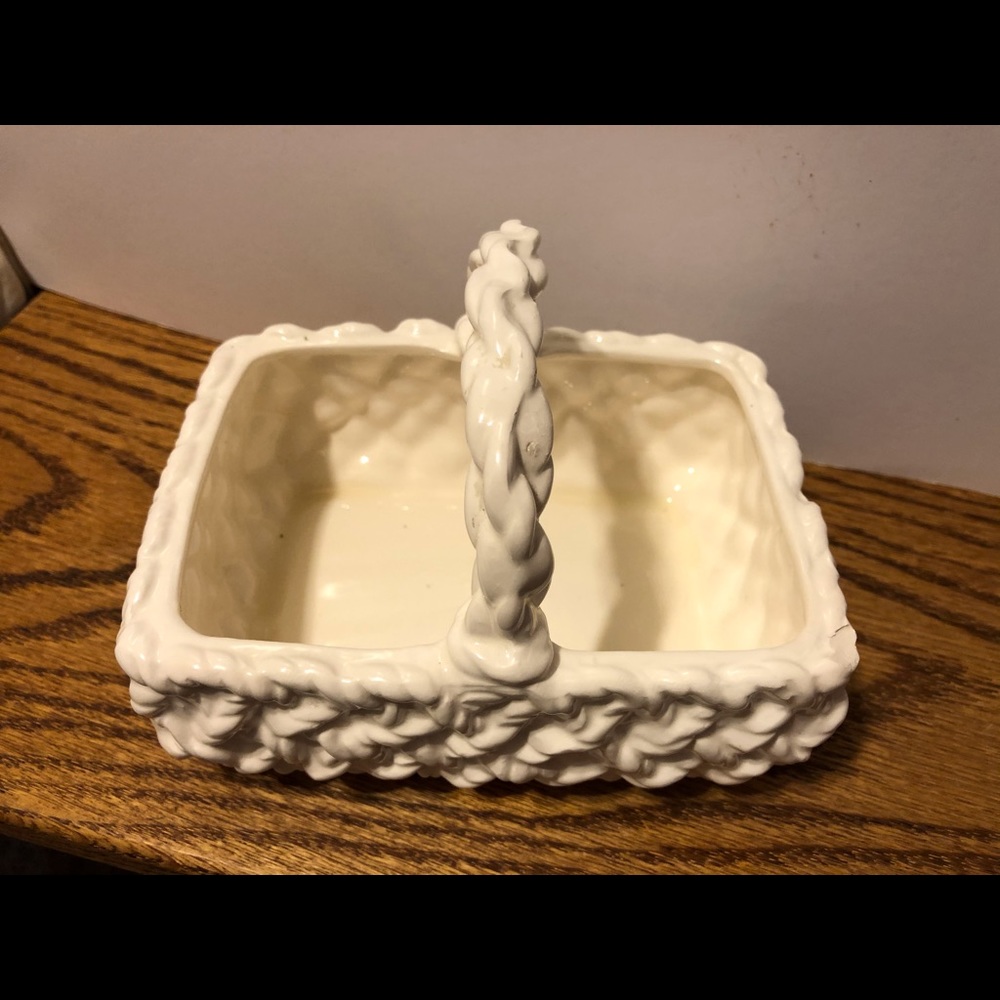 Art pottery basket